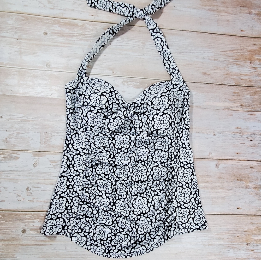 Women's Small Halter Tankini Swimsuit by Kona Sol Black/White